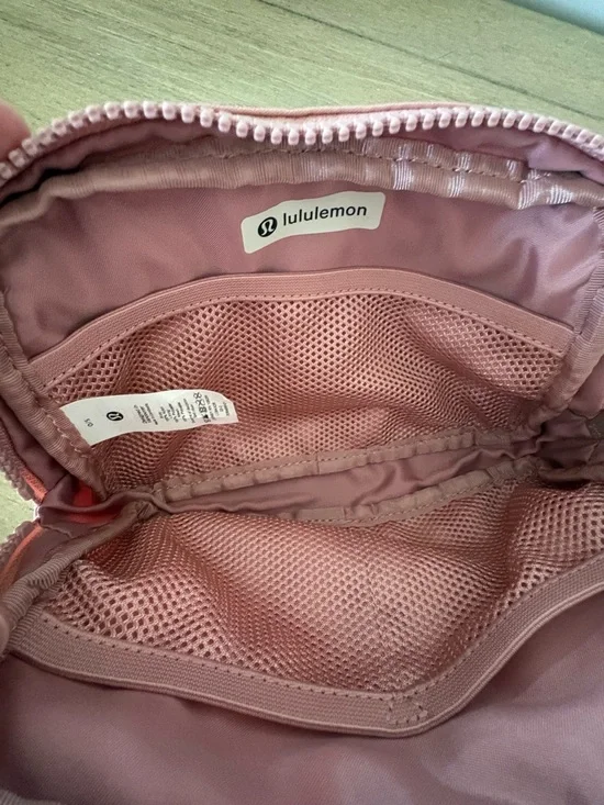 lululemon Belt Bag OG original Design Dusty Pink Crossbody Pouch - Picture 9 of 12